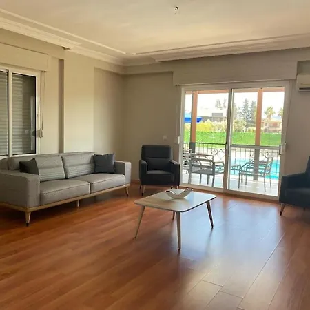 Vilă Marmaris'te Oezel Havuzlu