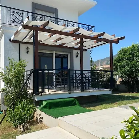 Marmaris'te Oezel Havuzlu ヴィラ マルマリス
