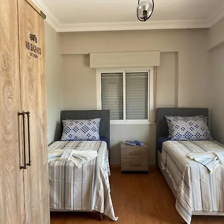 Marmaris'te Oezel Havuzlu * مرمريس