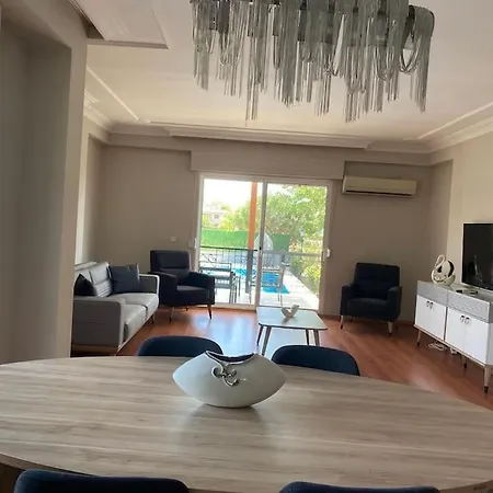 فيلة Marmaris'te Oezel Havuzlu *