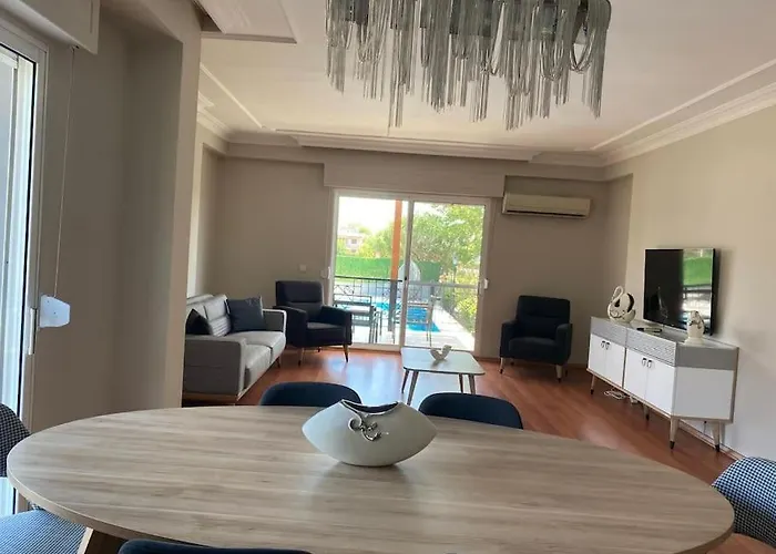 ヴィラ Marmaris'te Oezel Havuzlu *