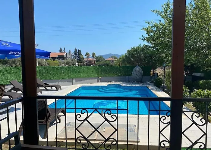 Marmaris'te Oezel Havuzlu ヴィラ マルマリス