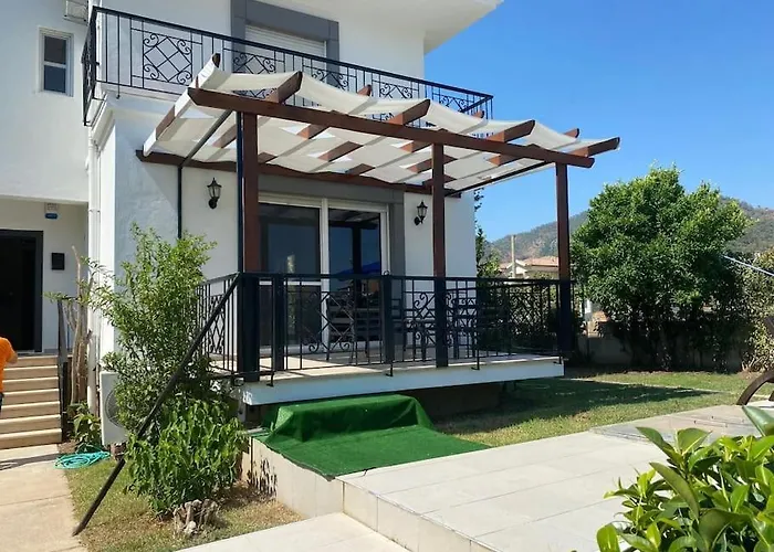 Marmaris'te Oezel Havuzlu ヴィラ マルマリス