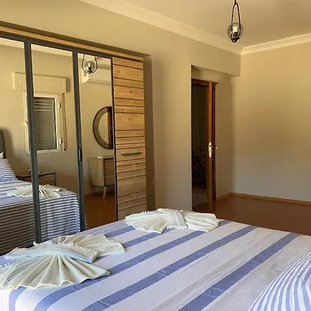 Marmaris'te Oezel Havuzlu * מרמריס