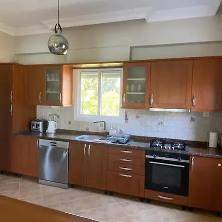 Marmaris'te Oezel Havuzlu