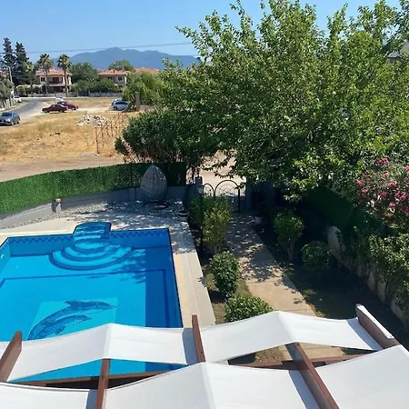 וילה Marmaris'te Oezel Havuzlu מרמריס